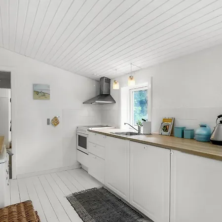 Beautiful In With Kitchen Holiday home